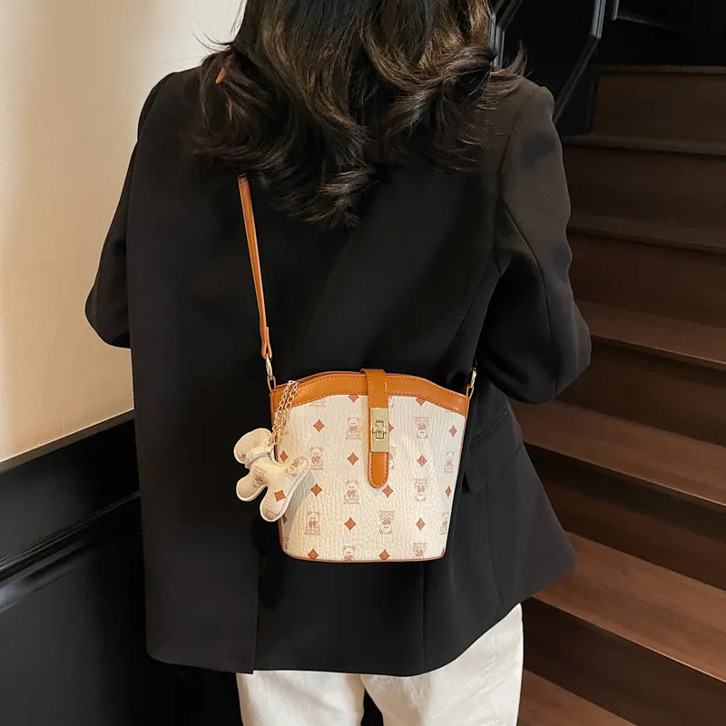 TOUTSEUL YOLO PU Shoulder Bag Women's White & Brown/White & Black/Black & Pink/Brown-3