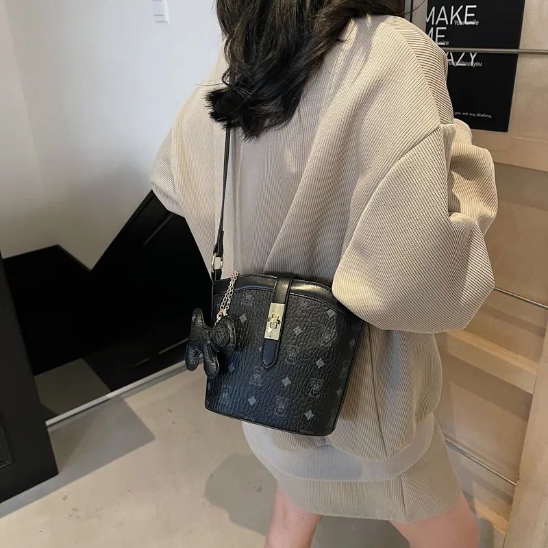 TOUTSEUL YOLO PU Shoulder Bag Women's White & Brown/White & Black/Black & Pink/Brown-13