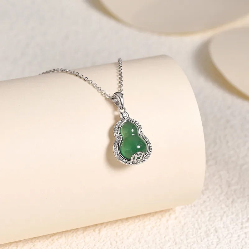 Furunlai Chalcedony Jade Necklaces Unisex-1