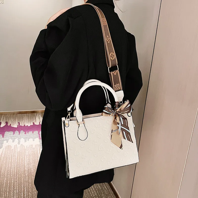Yalu PU Crossbody One Shoulder Handbag Women's White/Black-1