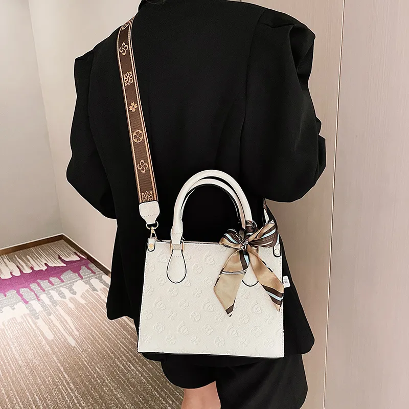 Yalu PU Crossbody One Shoulder Handbag Women's White/Black-3