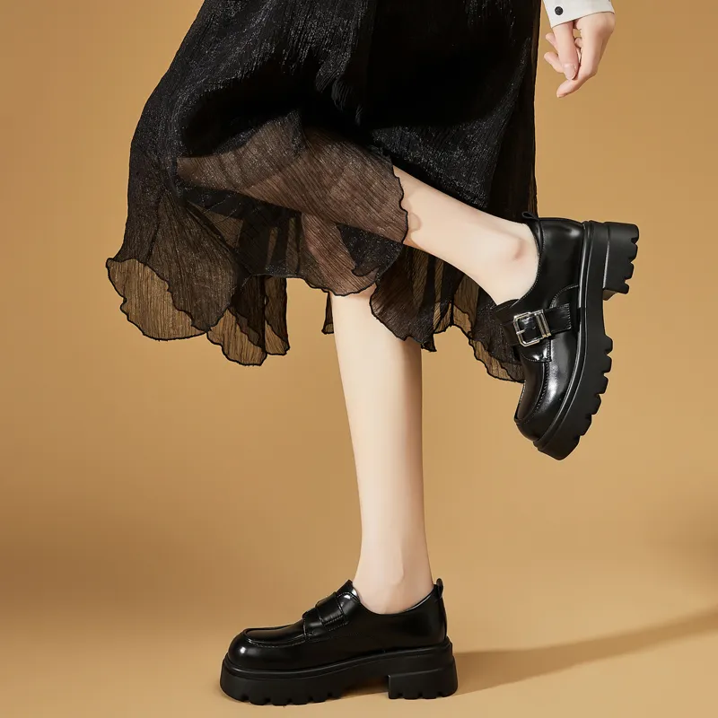 DAPHNE Loafers Women's Black/Ecru-7