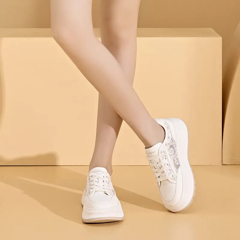 DAPHNE Breathable Low Top Skateboard Shoes Women's-9