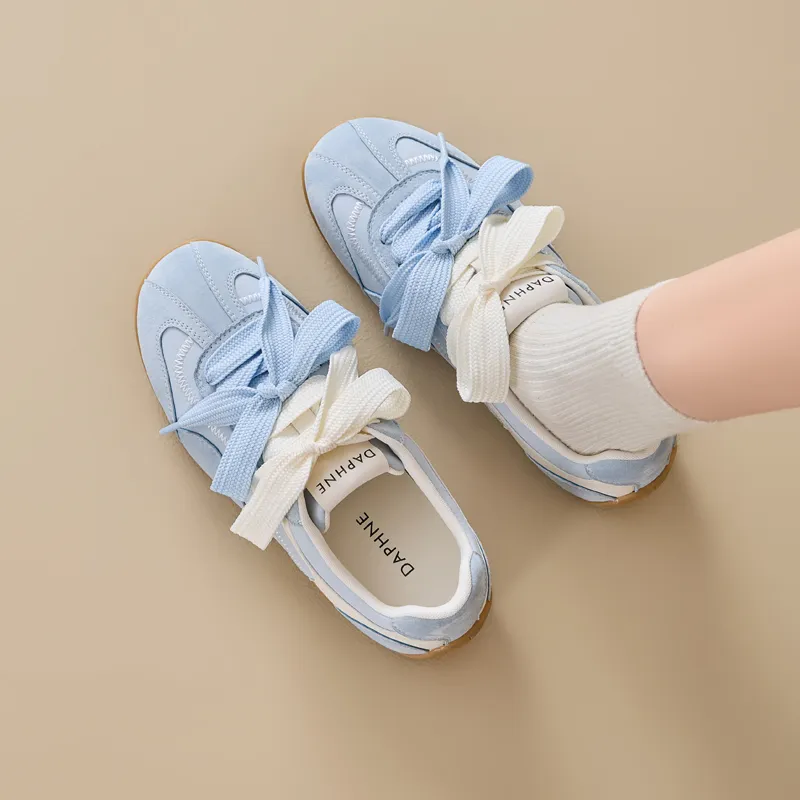 DAPHNE Low Top Skateboard Shoes Women's-1
