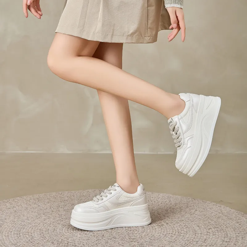 DAPHNE Low Top Skateboard Shoes Women's-7