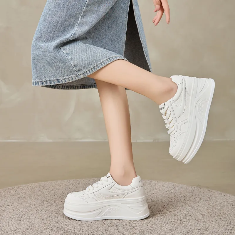 DAPHNE Low Top Skateboard Shoes Women's-1