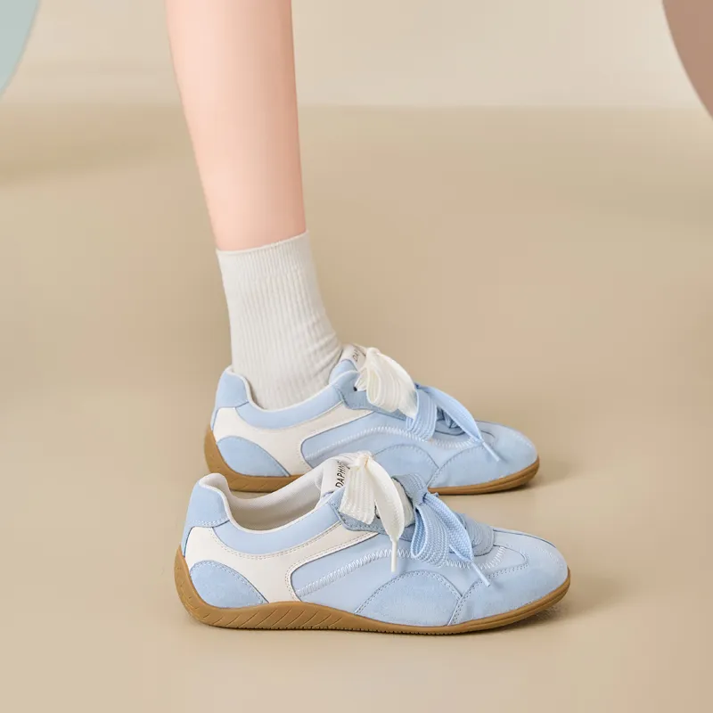 DAPHNE Low Top Skateboard Shoes Women's-3