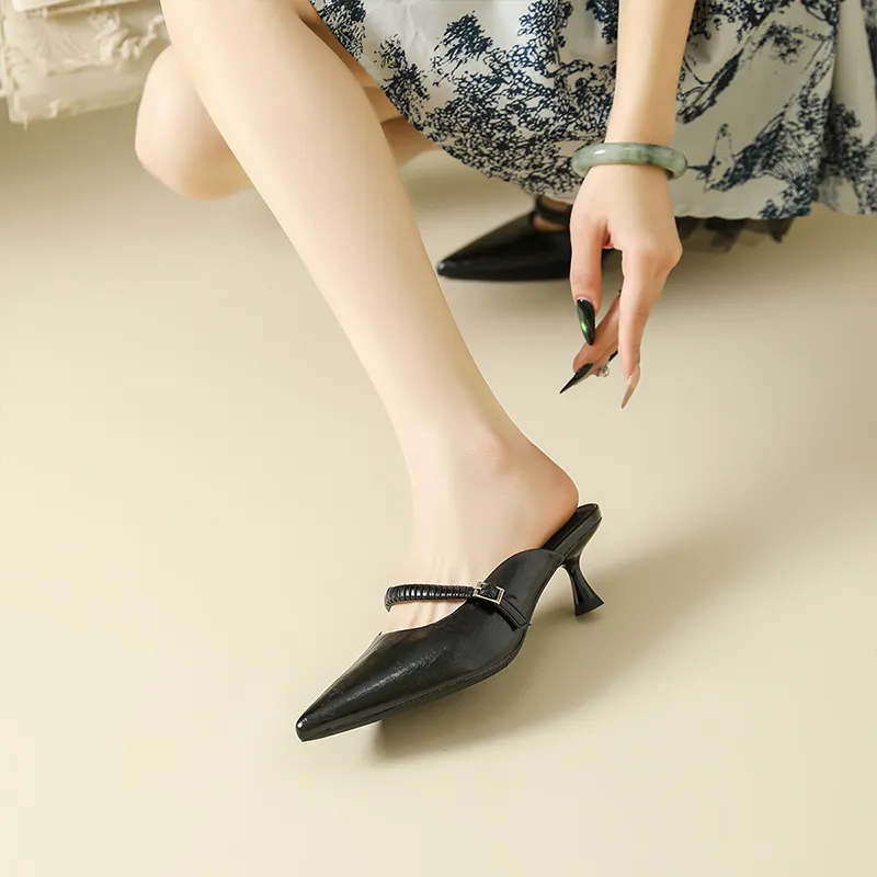 DAPHNE Slip Resistant Closed Toe Slippers Women's-9