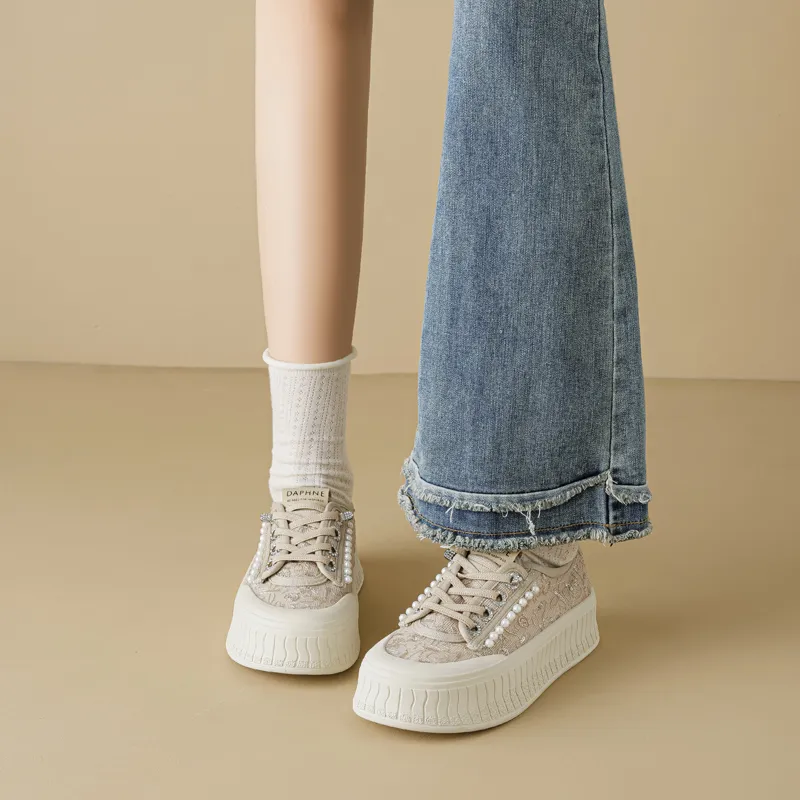 DAPHNE Breathable Low Top Skateboard Shoes Women's-11