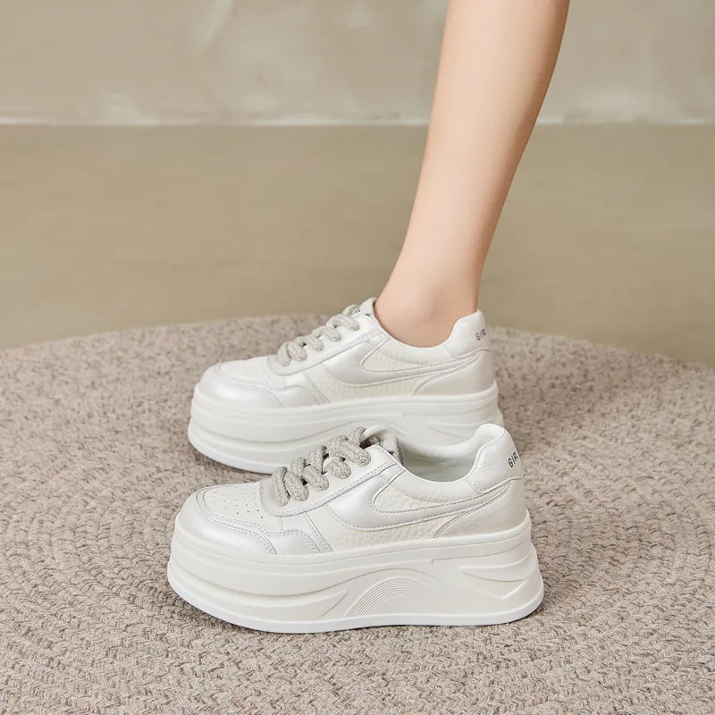 DAPHNE Low Top Skateboard Shoes Women's-9