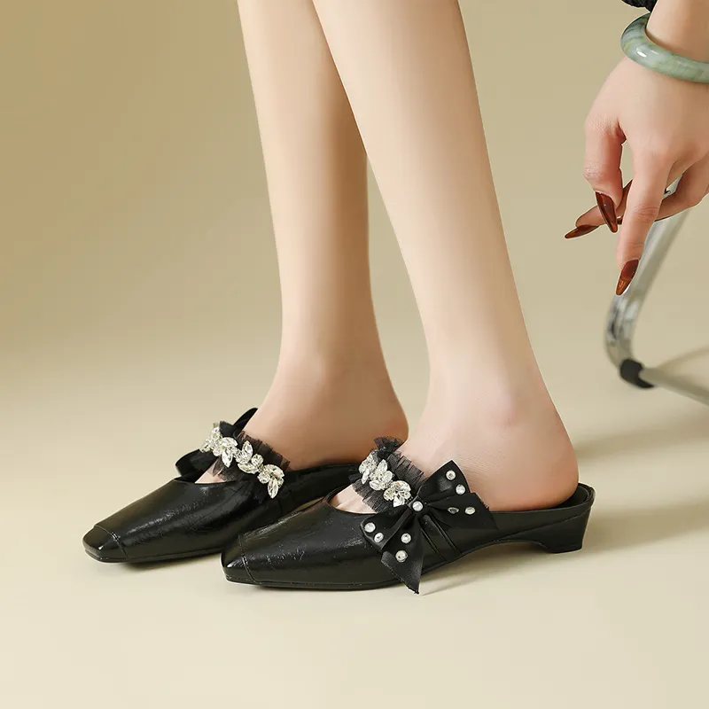 DAPHNE Slip Resistant Closed Toe Slippers Women's-10
