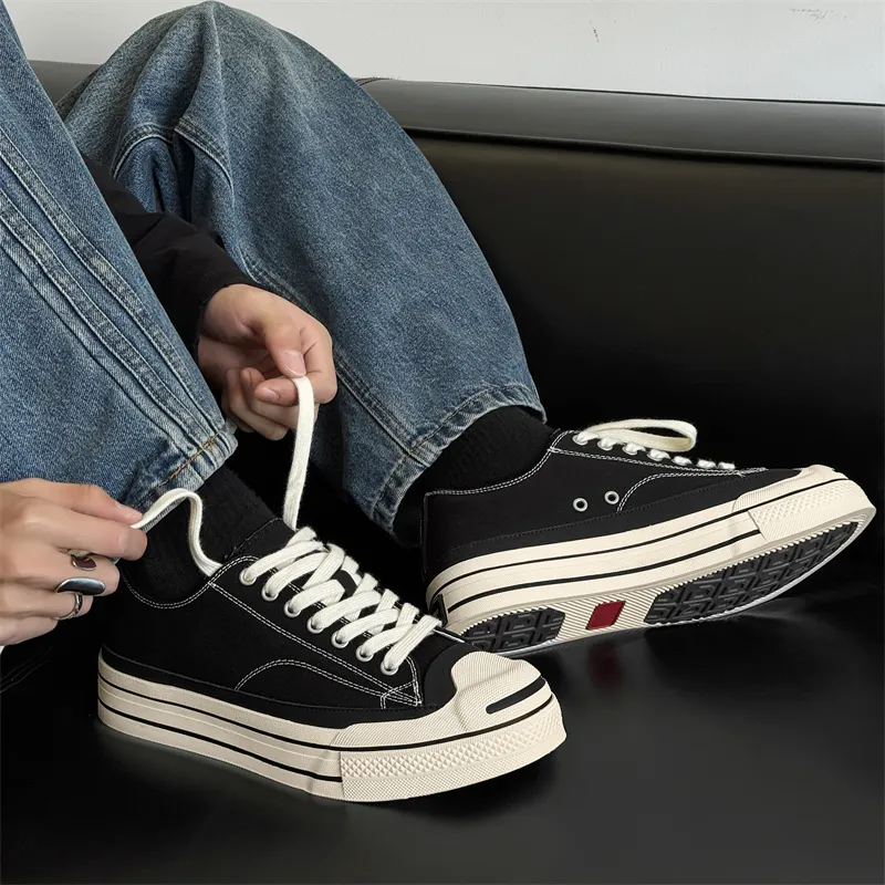 15 MINS Anti Slip Wear Resistant Low Top Skateboard Shoes Men's Black-4