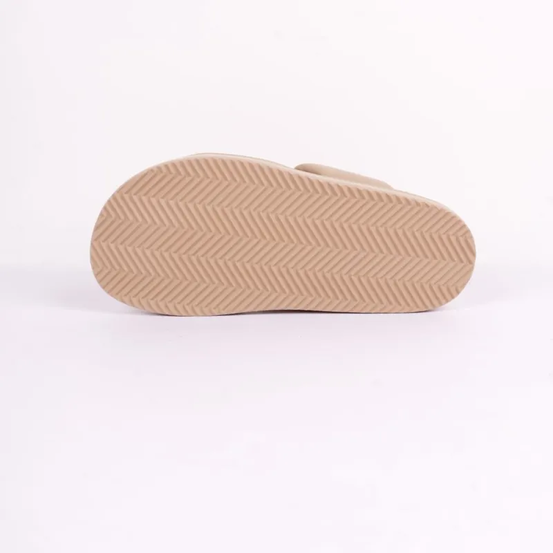 ALIAS MAE Rubber Sole Slip Resistant Odor Resistant Slide Slippers Women's-34