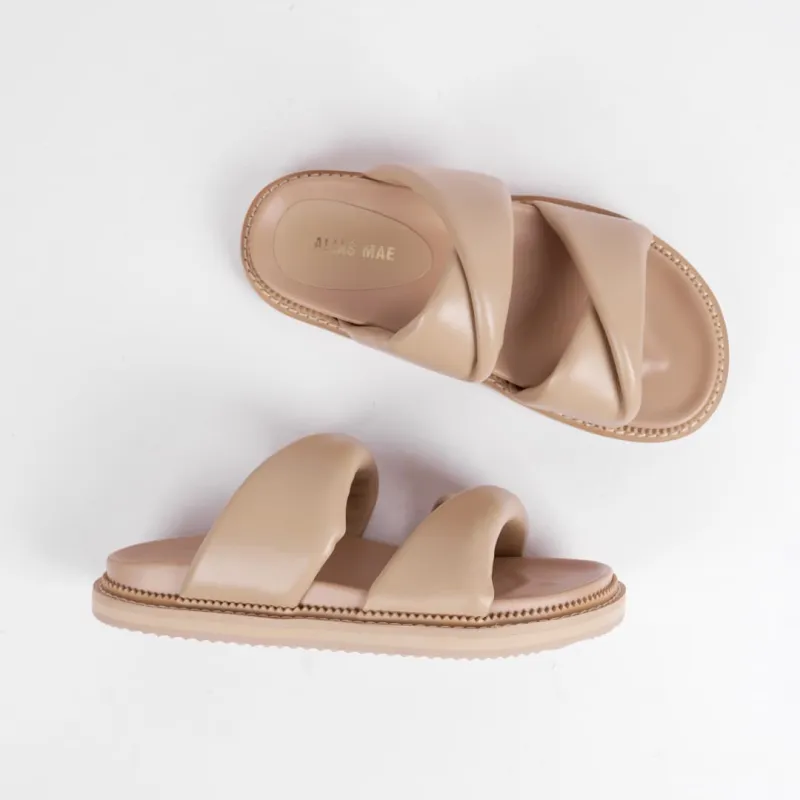 ALIAS MAE Rubber Sole Slip Resistant Odor Resistant Slide Slippers Women's-32