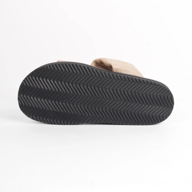 ALIAS MAE Rubber Sole Slip Resistant Odor Resistant Slide Slippers Women's-44