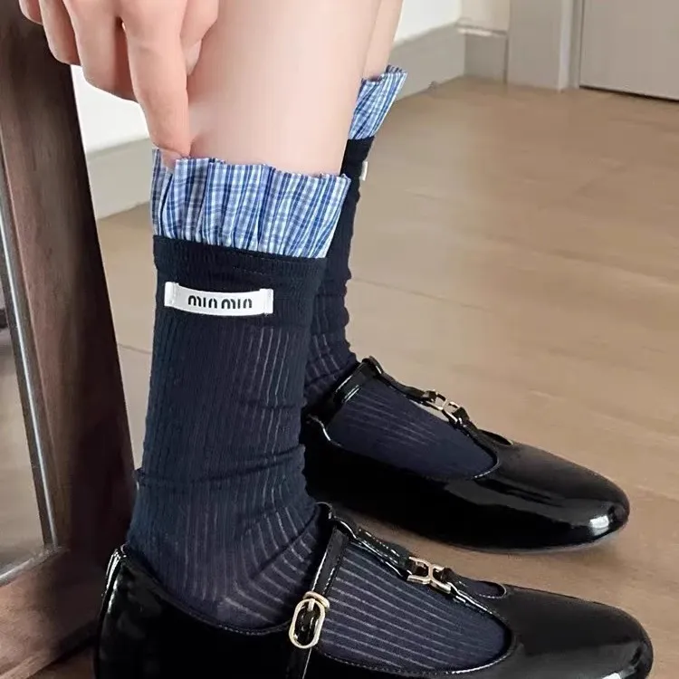 Gentle Welcome Mid Calf Socks Women's 1 Pack-1