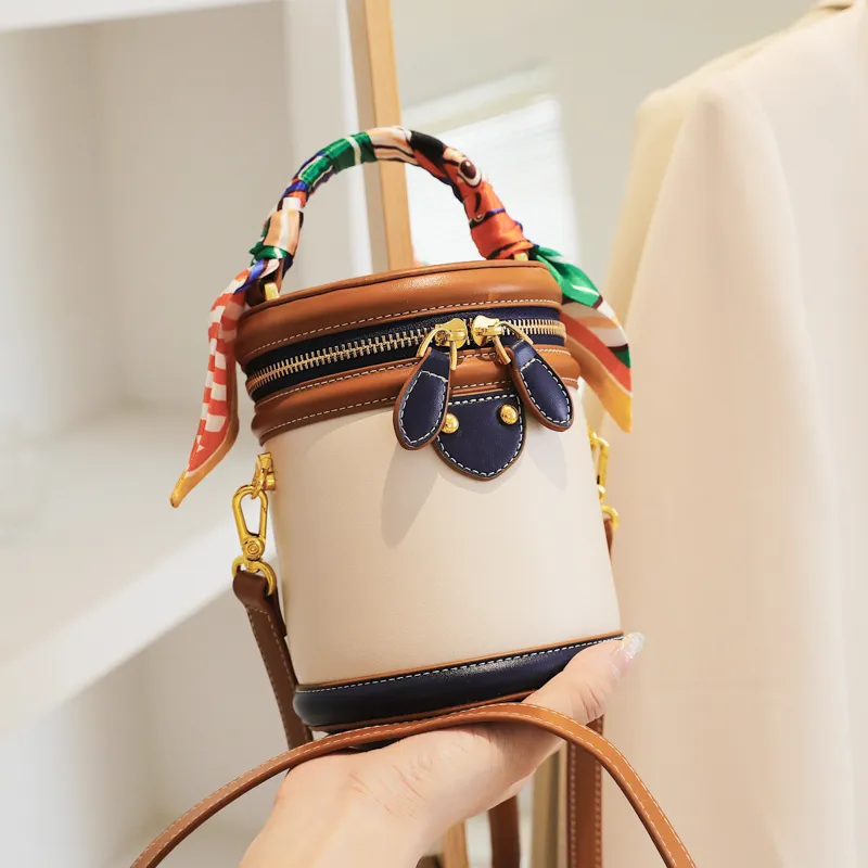North Pack PU Bucket Bag, Shoulder Bag, Crossbody Bag, Handbag Regular Women's Ecru-1