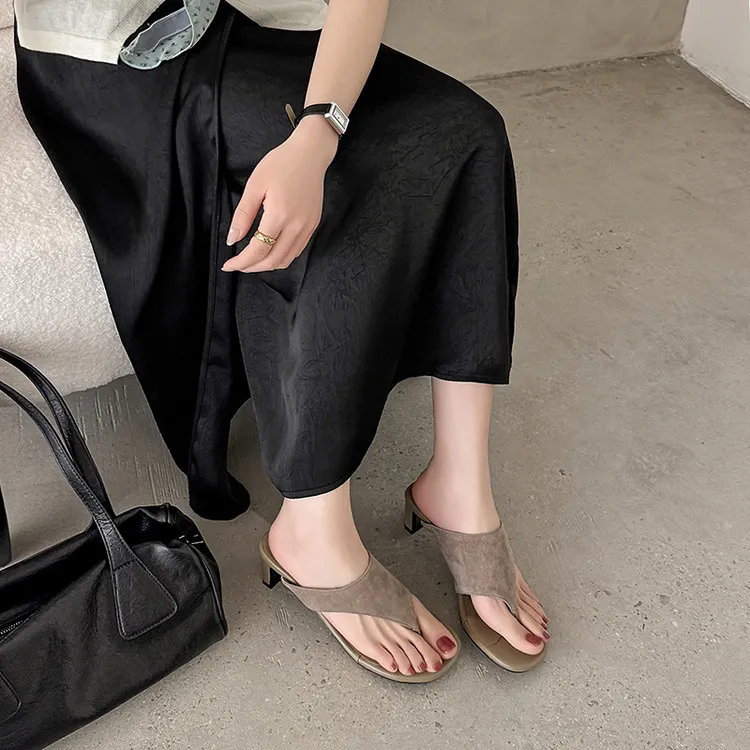 JIUXINGDAO Stitching Slip Resistant Flip Flops Women's-3