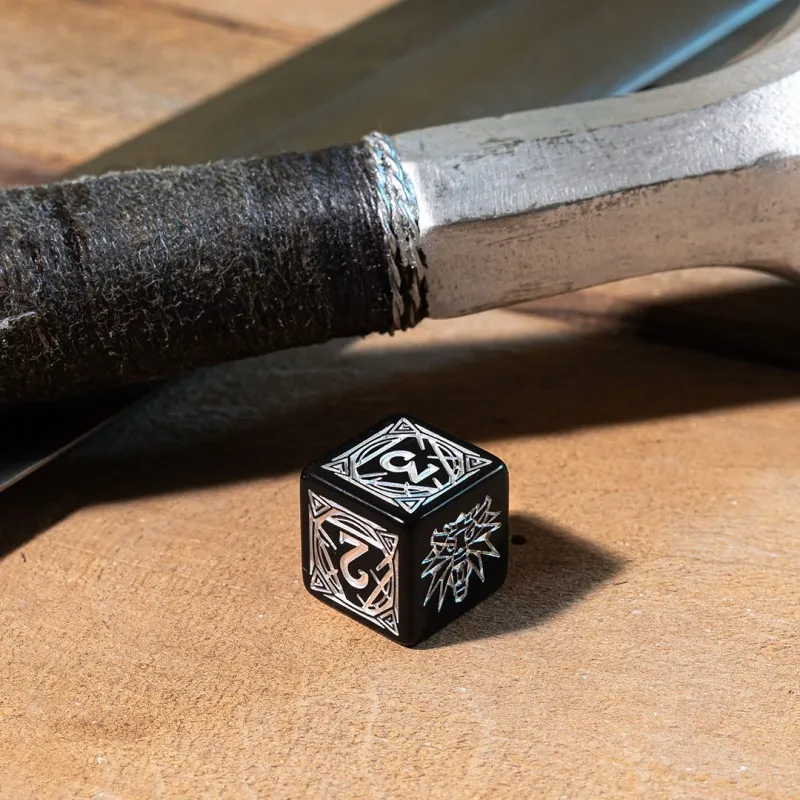 Q WORKSHOP Witcher Dice Set. Geralt   The Silver Sword Board Games-5