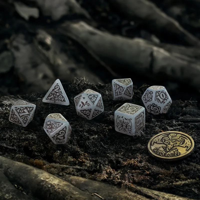 Q WORKSHOP The Witcher Dice Set. Leshen – The Shapeshifter Board Games-3