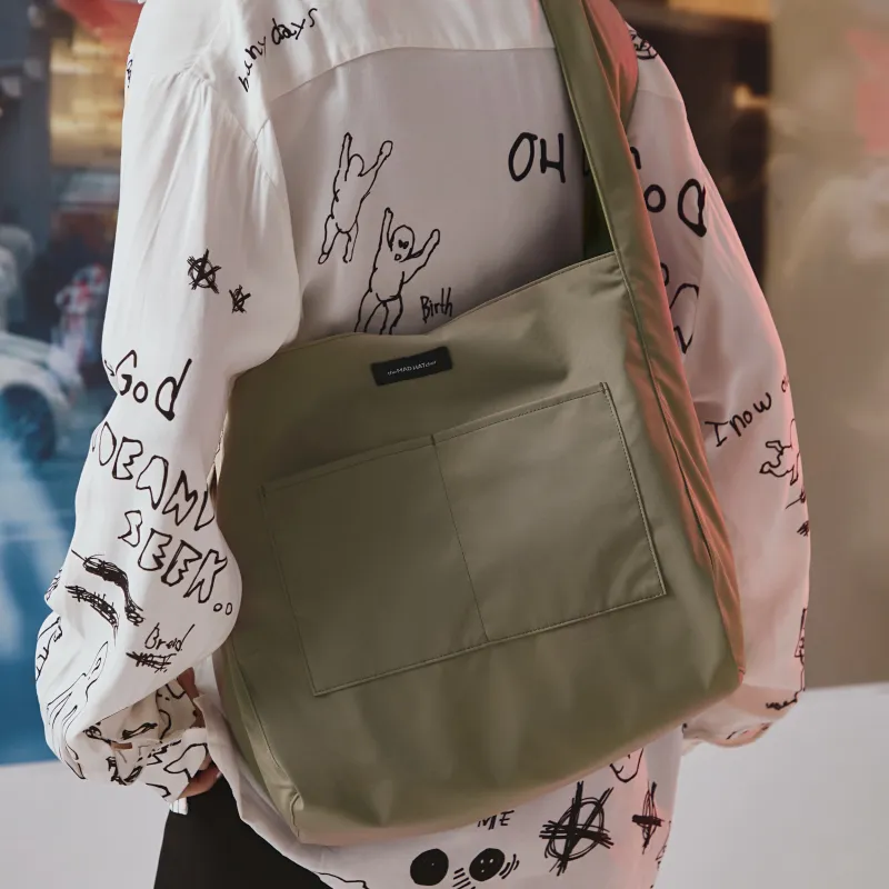 The MAD HATcher Polyester Shoulder Bag Regular Unisex-13