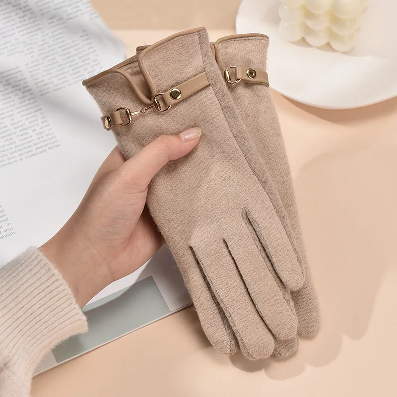 BANDICOOT Wool Knit Gloves Women's-3