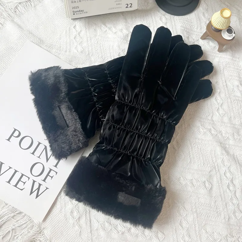 BANDICOOT Polyester Knit Gloves Women's-13