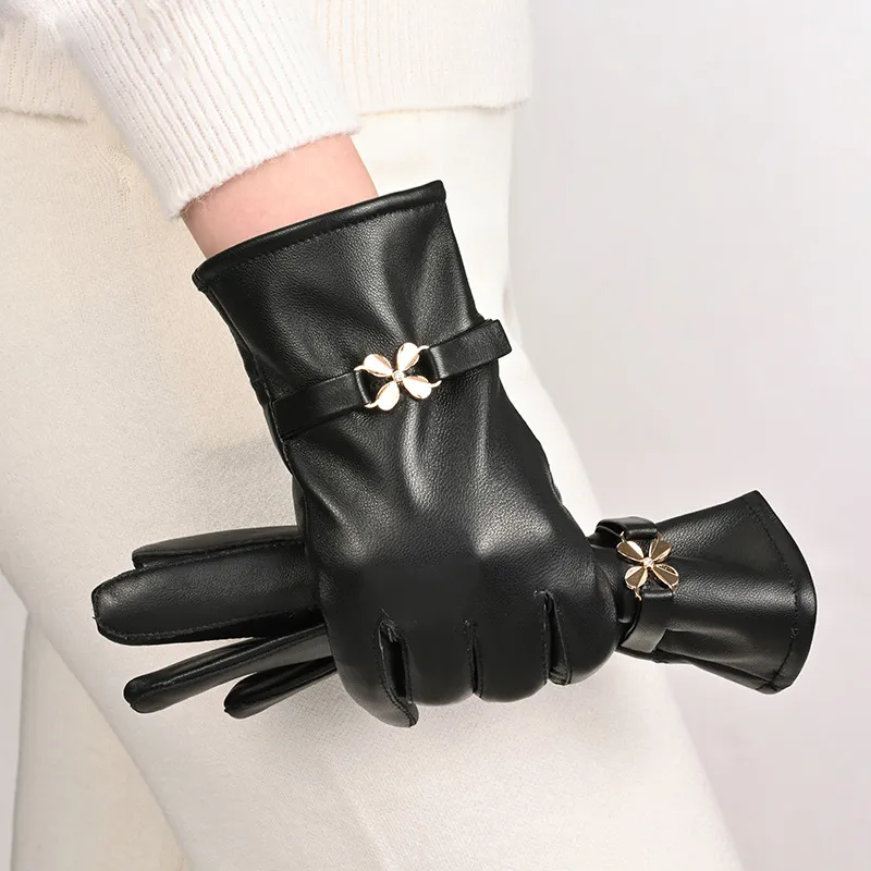 BANDICOOT Sheepskin Gloves Women's-13