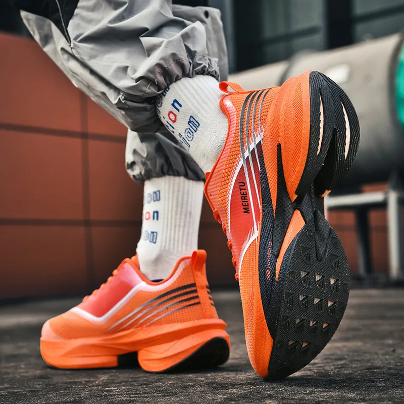 Meiretu Cushioning, Abrasion Resistant, And Resilient Properties Low Top Casual Shoes Unisex Orange-4