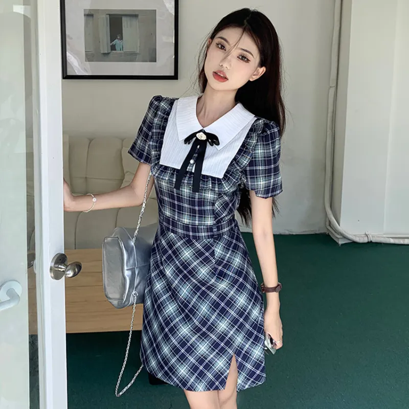 Lookinto Short Sleeved Dresses Women's Blue Cropped-2