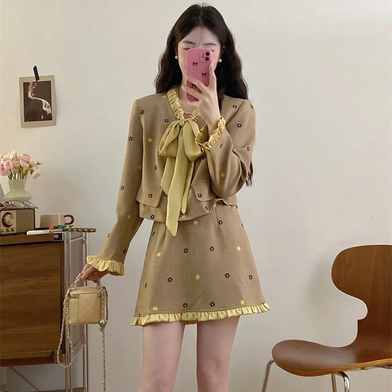 Lookinto Skirt Set Women's Khaki-3