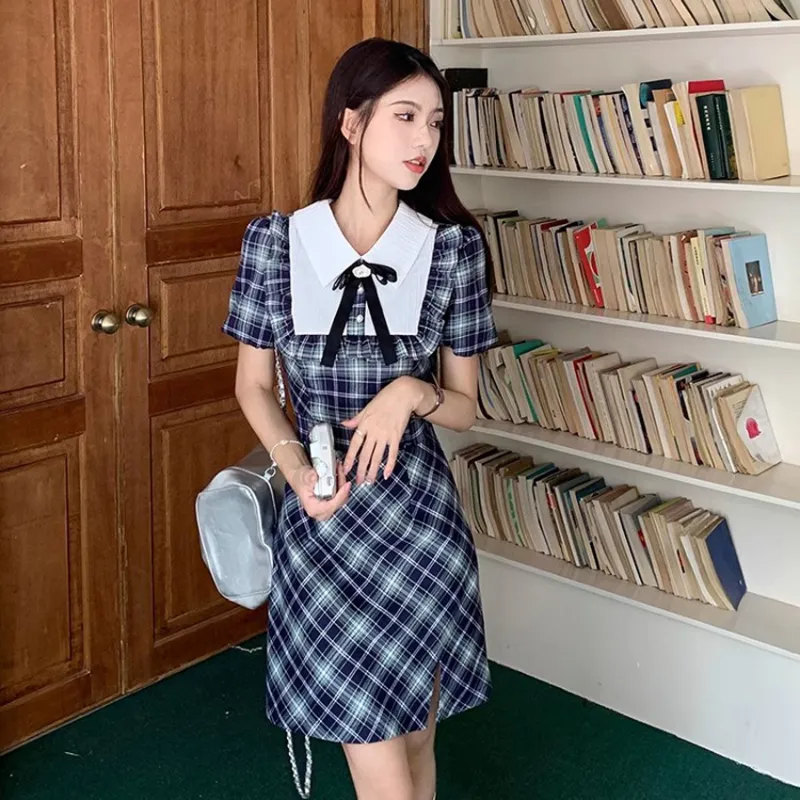 Lookinto Short Sleeved Dresses Women's Blue Cropped-4