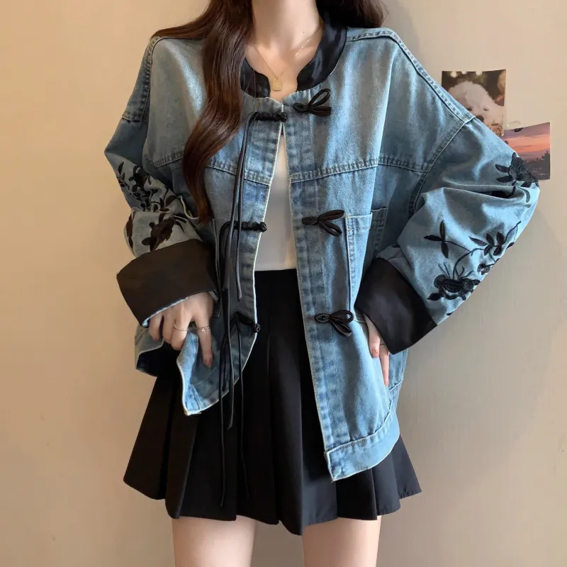Lookinto Denim Jacket Women's Image Color-4