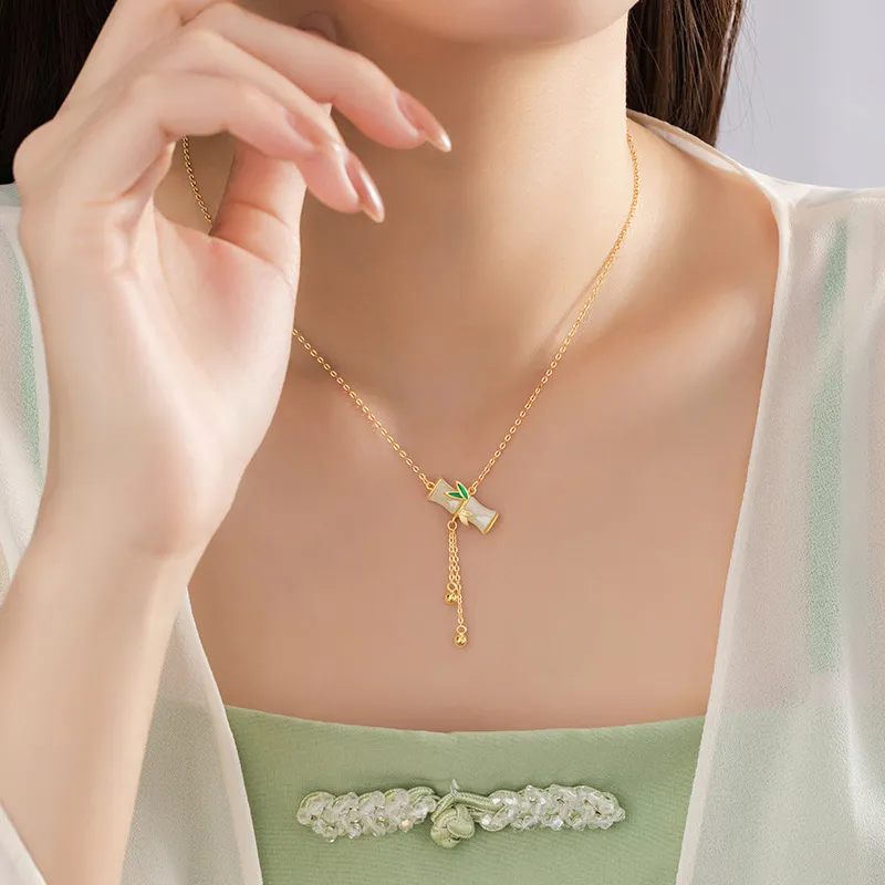 DAISY BEAUTY Necklaces Pale Greenish White Jade Women's-1