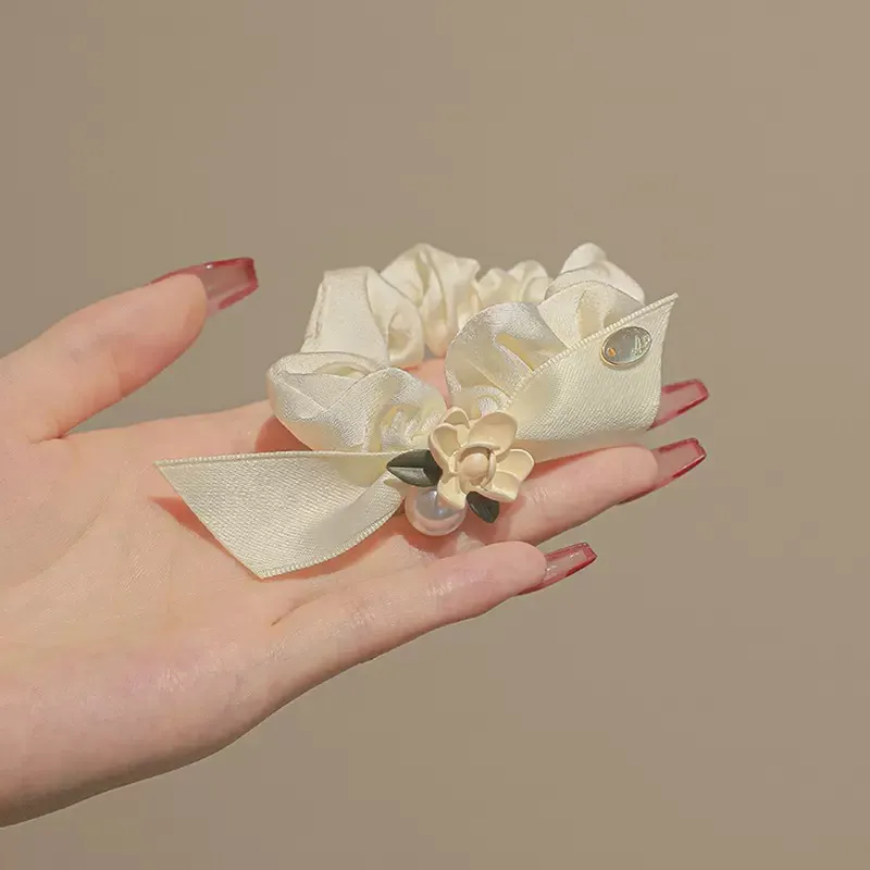 DAISY BEAUTY Silk Yarn Hair Tie Women's-44