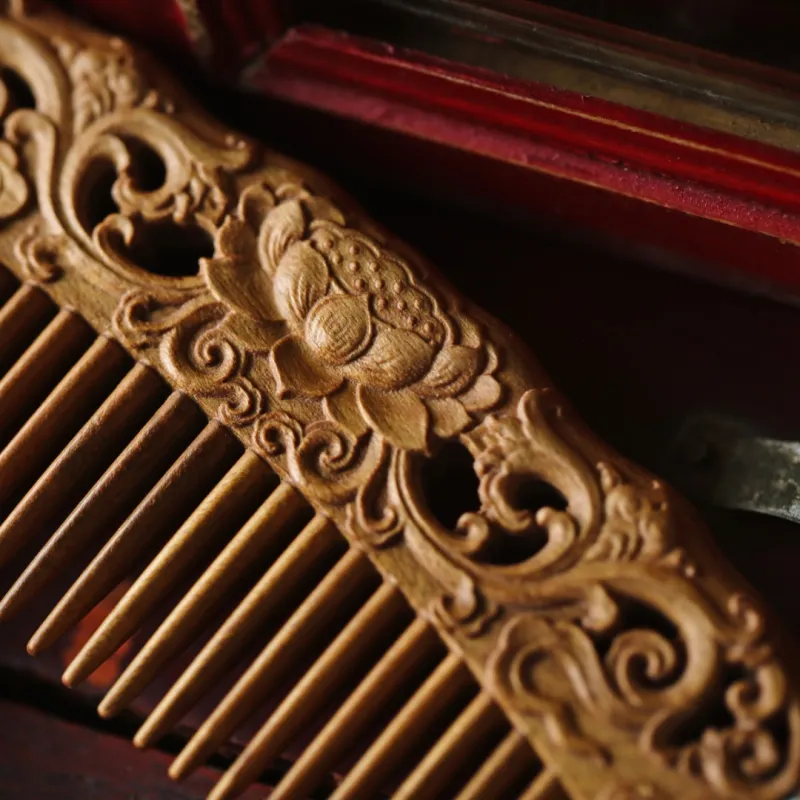 FANGYUANXIAOFU Phoebe Zhennan Wooden Comb Women's-4