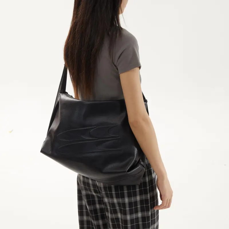 Crying Center PU Shoulder Bag Regular Unisex Black-2