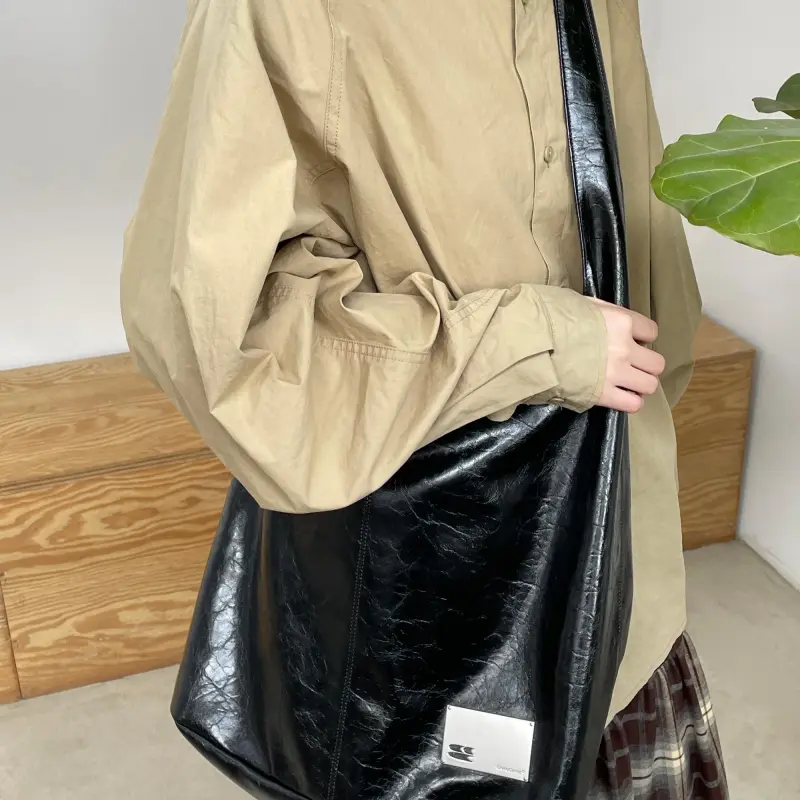 Crying Center PU Shoulder Bag Medium Large Unisex Brown/Red/Black-13