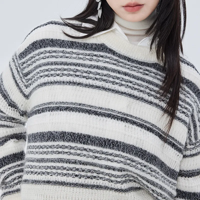 SOON FLOWER Knitwear Women's Gray White Stripes-5