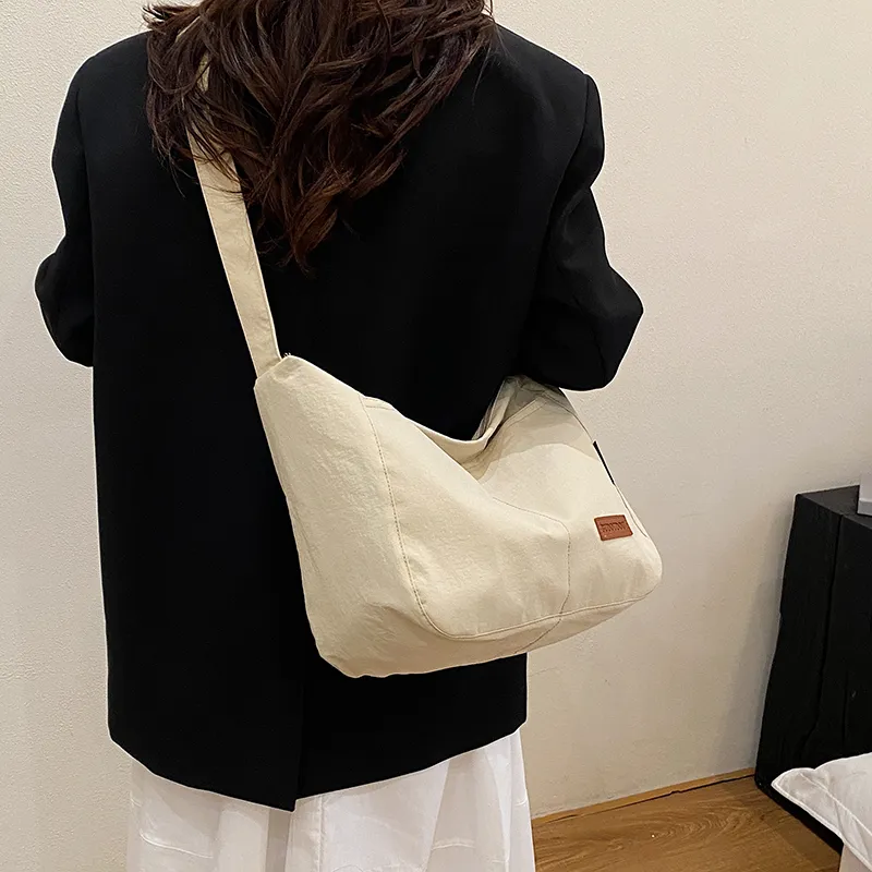 GOBLIN SHARKS 1759 Composite Cloth Crossbody Bag Medium Size Unisex White/Black/Orange/Green-5