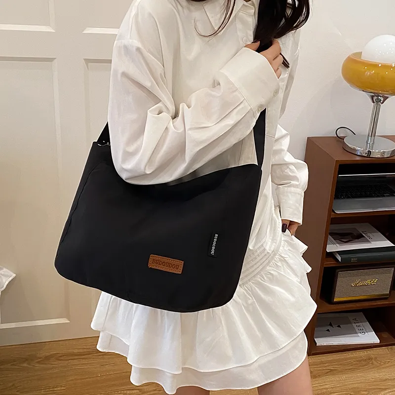 GOBLIN SHARKS 1759 Composite Cloth Crossbody Bag Medium Size Unisex White/Black/Orange/Green-12