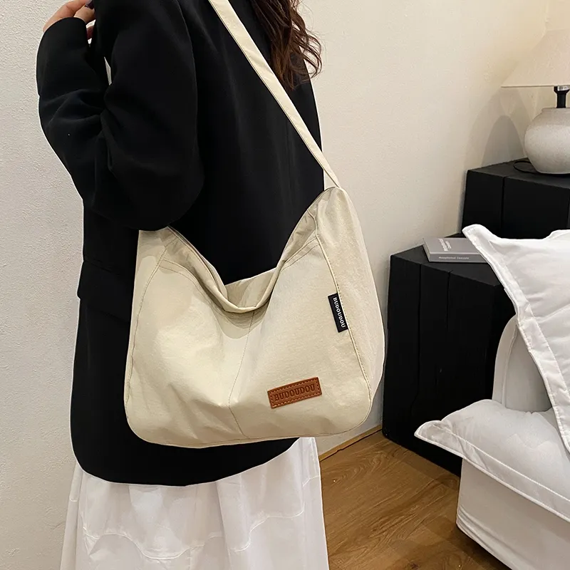 GOBLIN SHARKS 1759 Composite Cloth Crossbody Bag Medium Size Unisex White/Black/Orange/Green-4