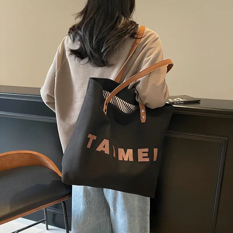 GOBLIN SHARKS 1759 Canvas Shoulder Bag Unisex White/Khaki/Black-12