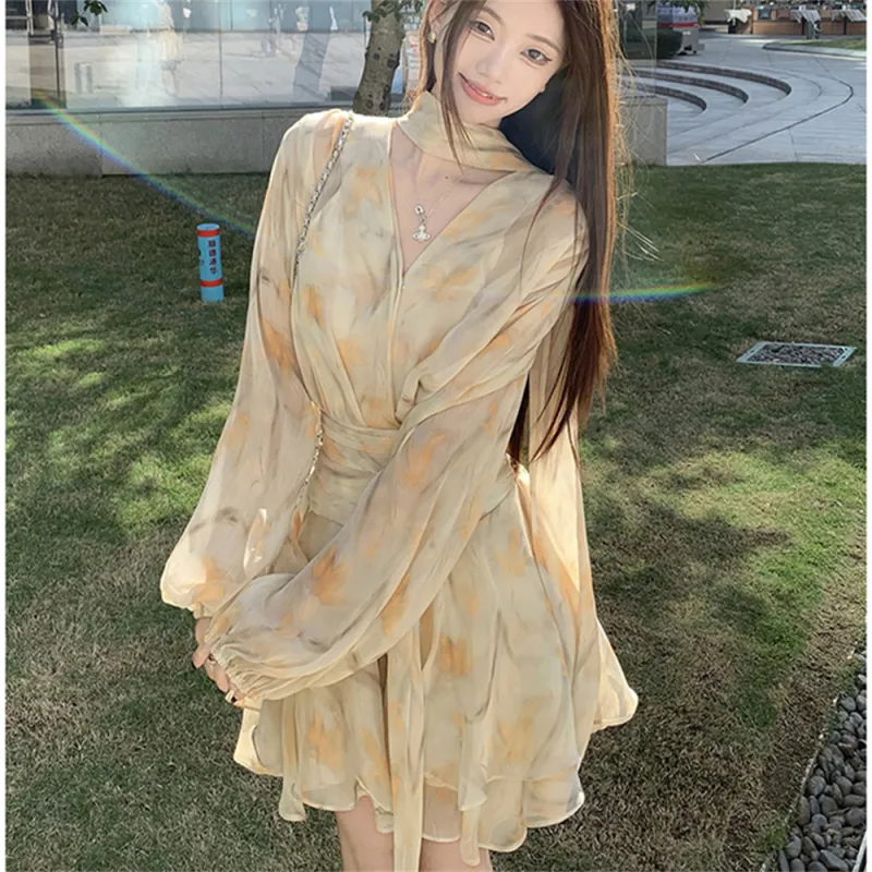 Si Bei'er Long-Sleeved Dresses Women's Light Yellow Floral-3