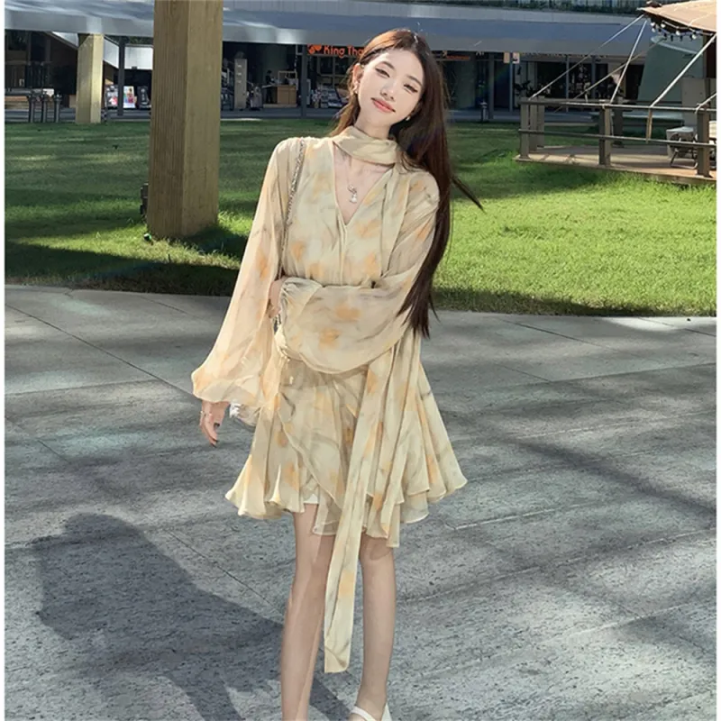 Si Bei'er Long-Sleeved Dresses Women's Light Yellow Floral-1