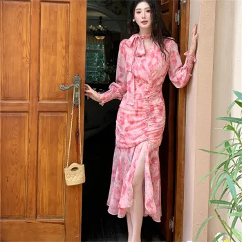 Si Bei'er Long Sleeved Dress Women's