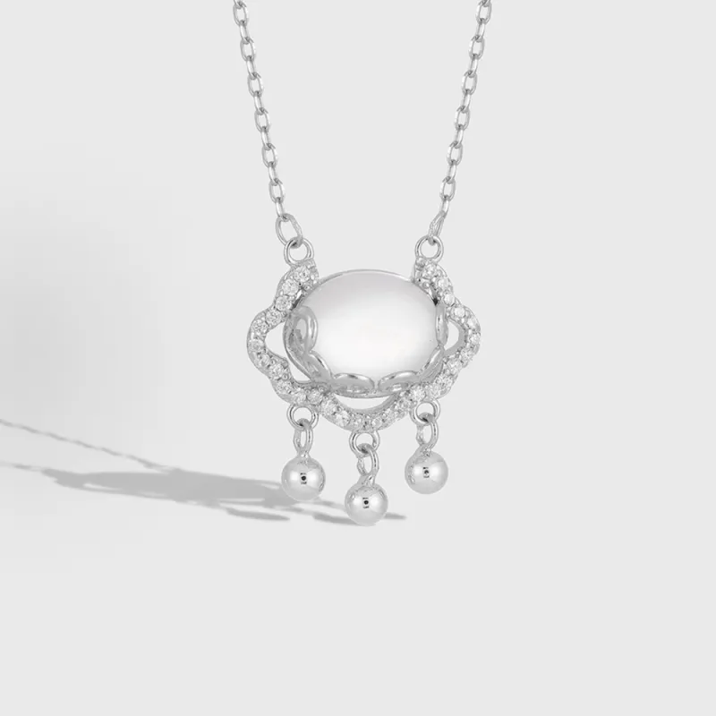 Fortune Gold Chalcedony Necklaces Women's-1