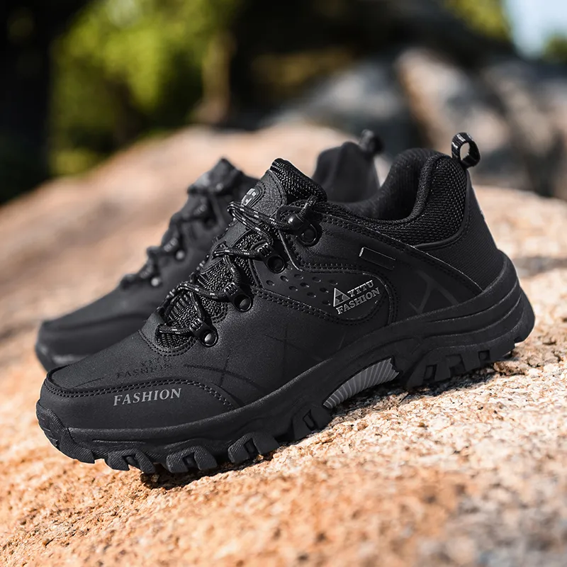 BIANSULONG Cushioned Wear-Resistant Grip Low-Top Hiking Shoes Men's Black-2