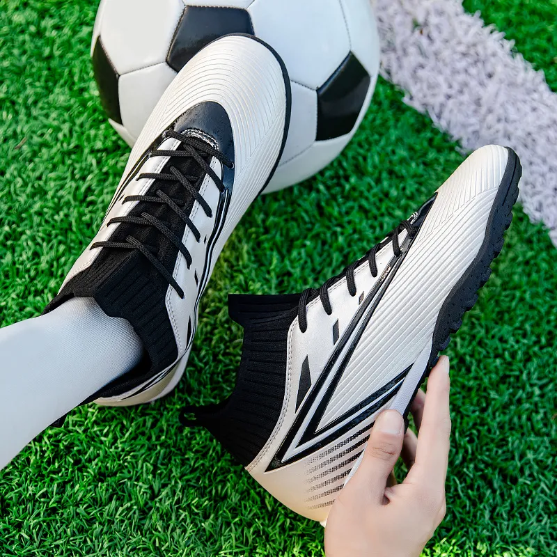 BIANSULONG Soccer Shoes Unisex Low Top-1