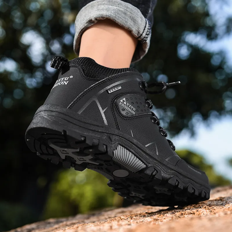 BIANSULONG Cushioned Wear-Resistant Grip Low-Top Hiking Shoes Men's Black-3